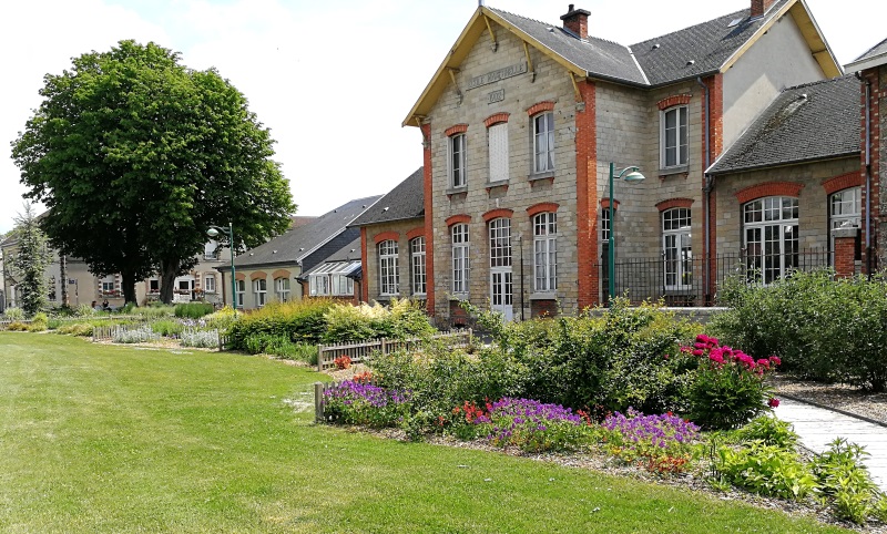 Mourmelon fleurissement printemps 23 05 2018 3